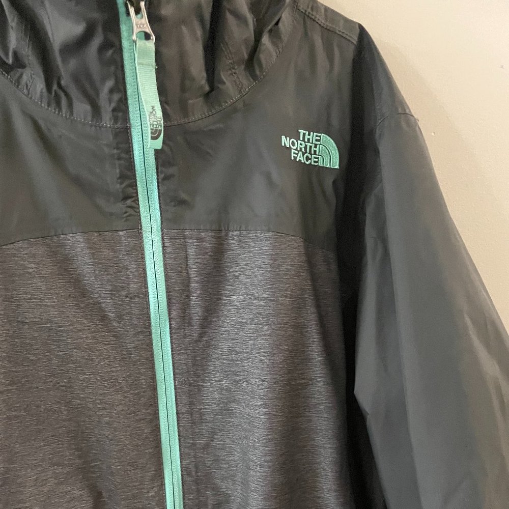 The North Face DryVent Girls Jacket - Picture 2 of 10